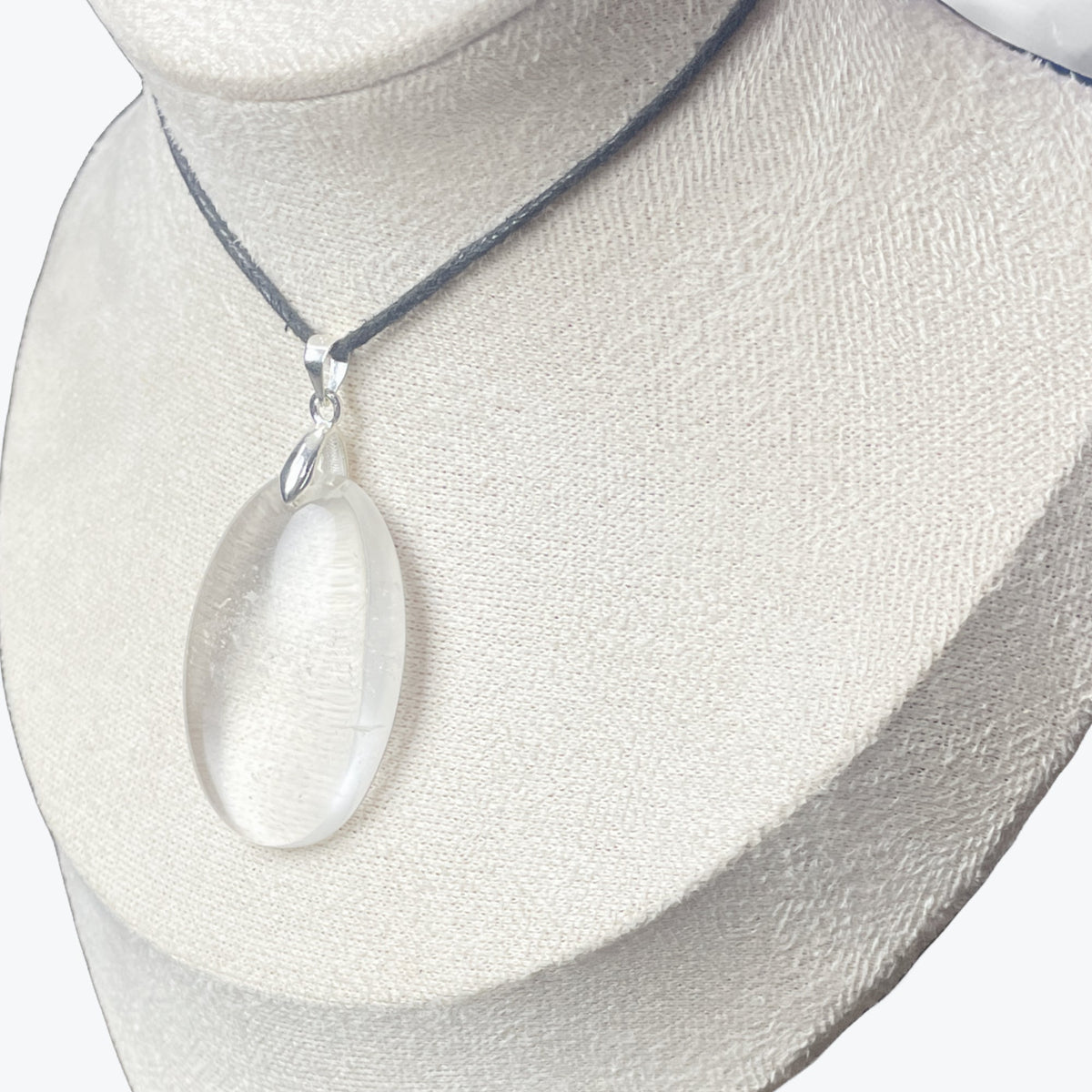 Pendentif Cristal de roche ovale