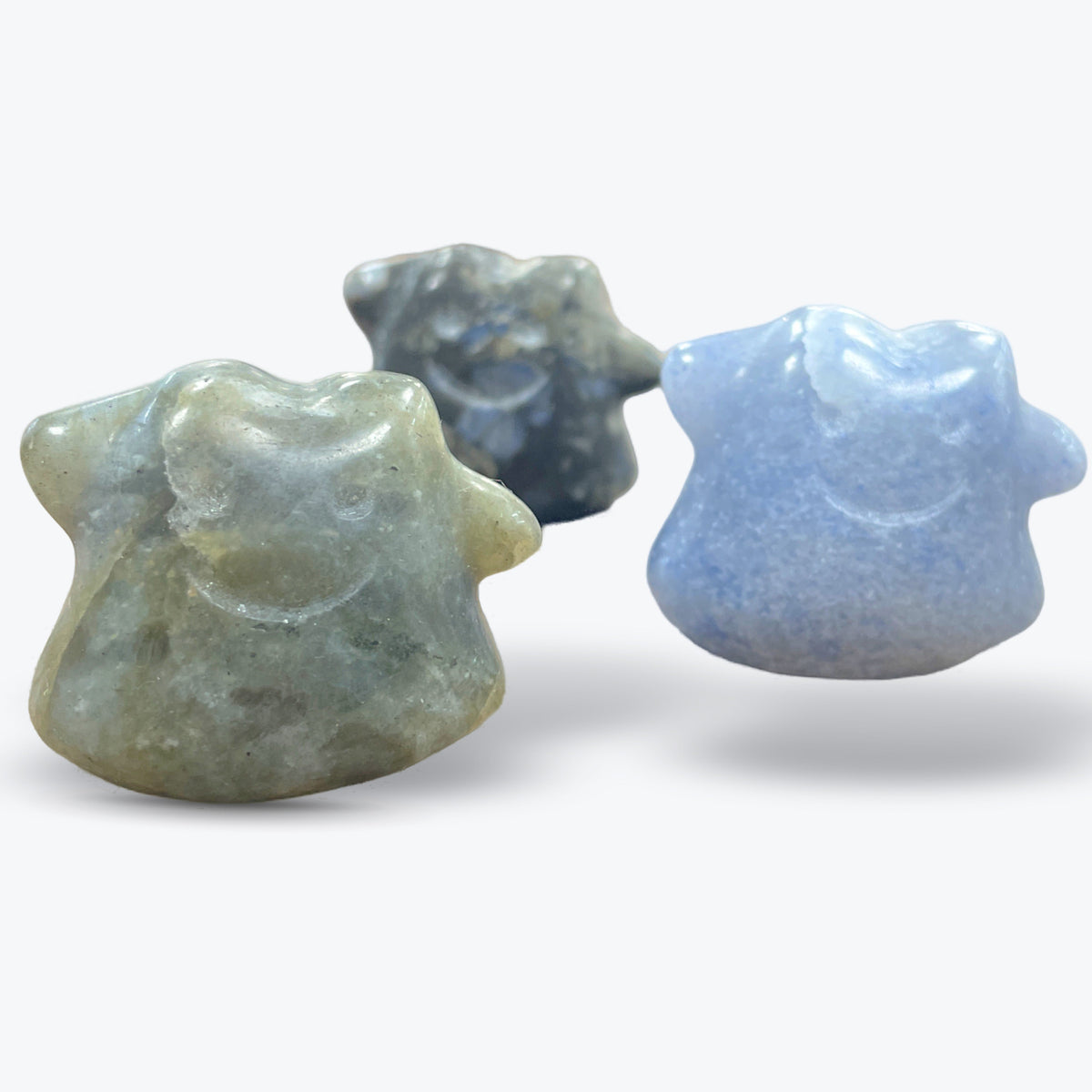 Figurine Pokémon Métamorphe sculptée en Labradorite, Obsidienne Neige et Aventurine - Pièce unique | 42gr - 4x2,5cm