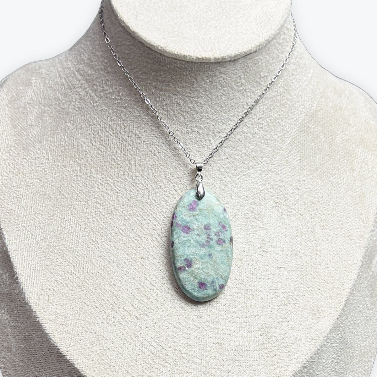 Pendentif - Rubis sur Fuchsite avec Bélière en Acier Inox