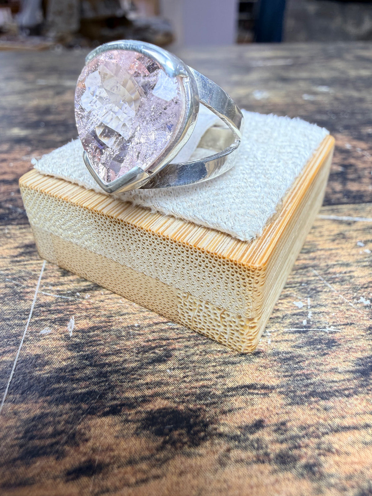 Bague ouverte avec Morganite poire