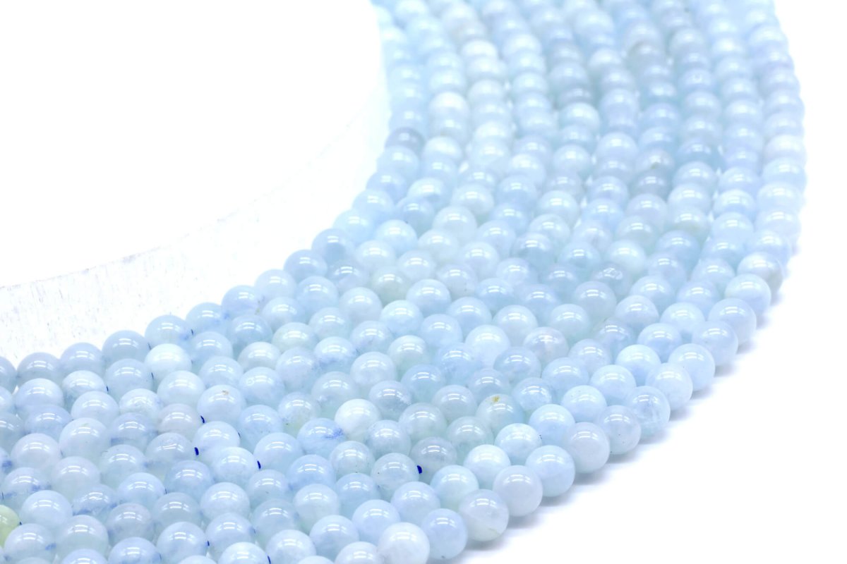 Perles Aigue Marine 'AA' sur fil