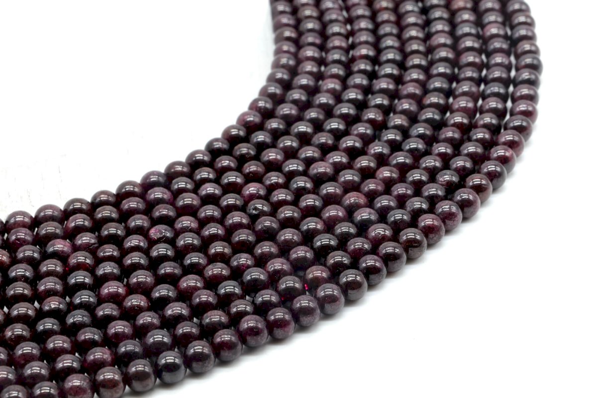 Perles Grenat sur fil
