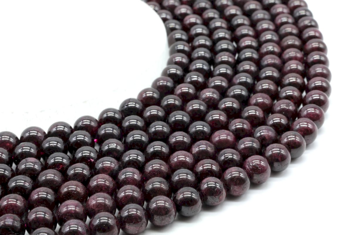 Perles Grenat sur fil