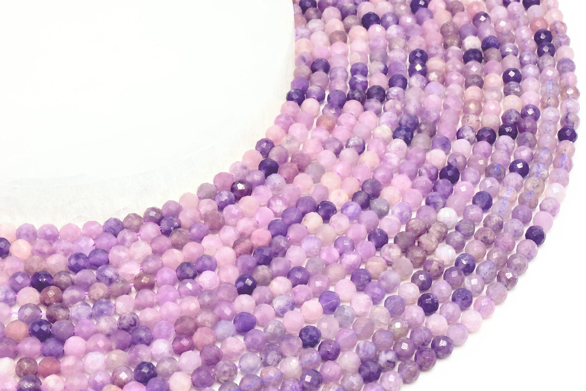 Fils de perles rondes facettées en lépidolite aux nuances lilas, roses et violettes