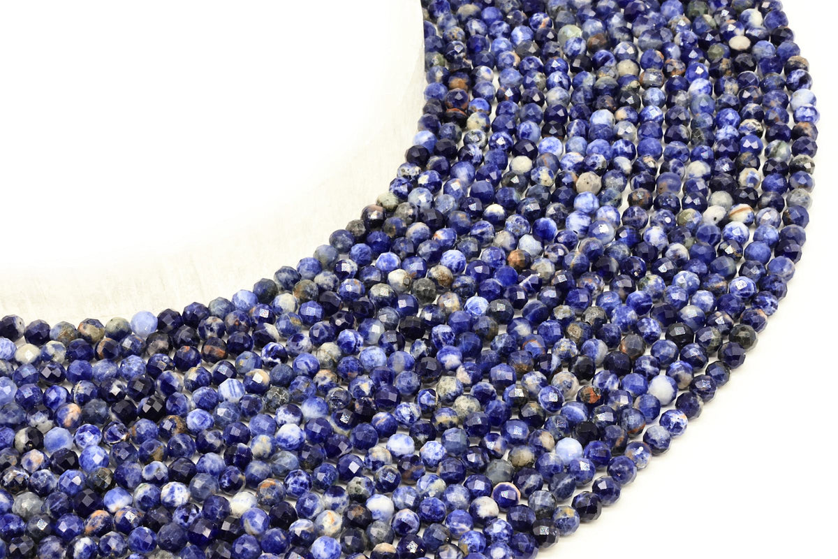 Perles facettées Sodalite sur fil — 4 mm