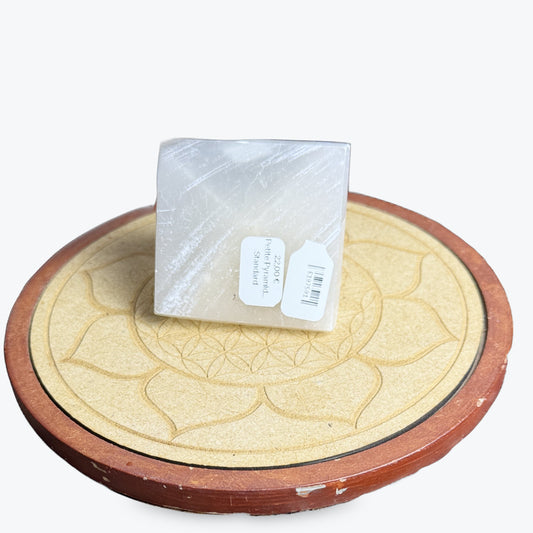 Petite Pyramide En Selenite | 160gr-5x5cm