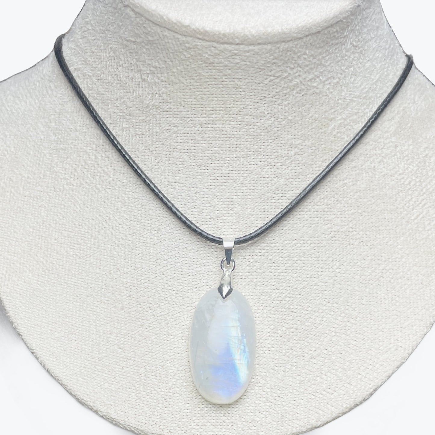 Pendentif pierre de lune ovale