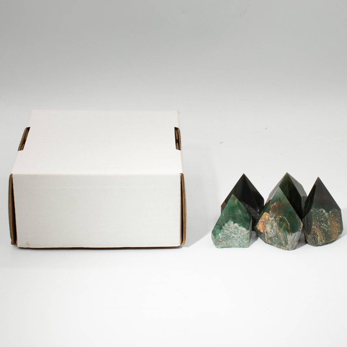 Pointe polie en Aventurine verte (lot de 5 à 6 pièces)