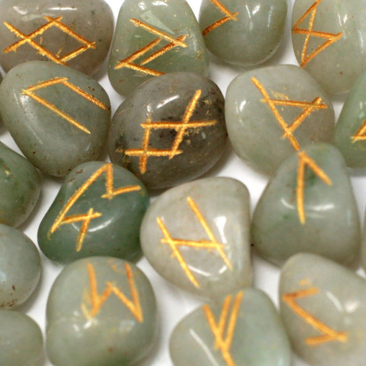 Ensemble de Runes en Aventurine Verte — Pochette de Rangement