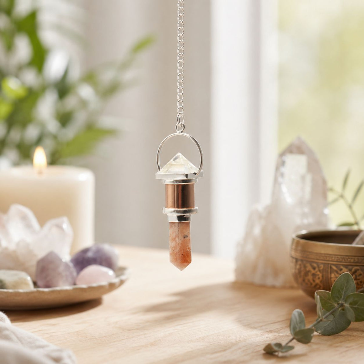 Pendule cuivre Cristal de roche et Pierre de soleil