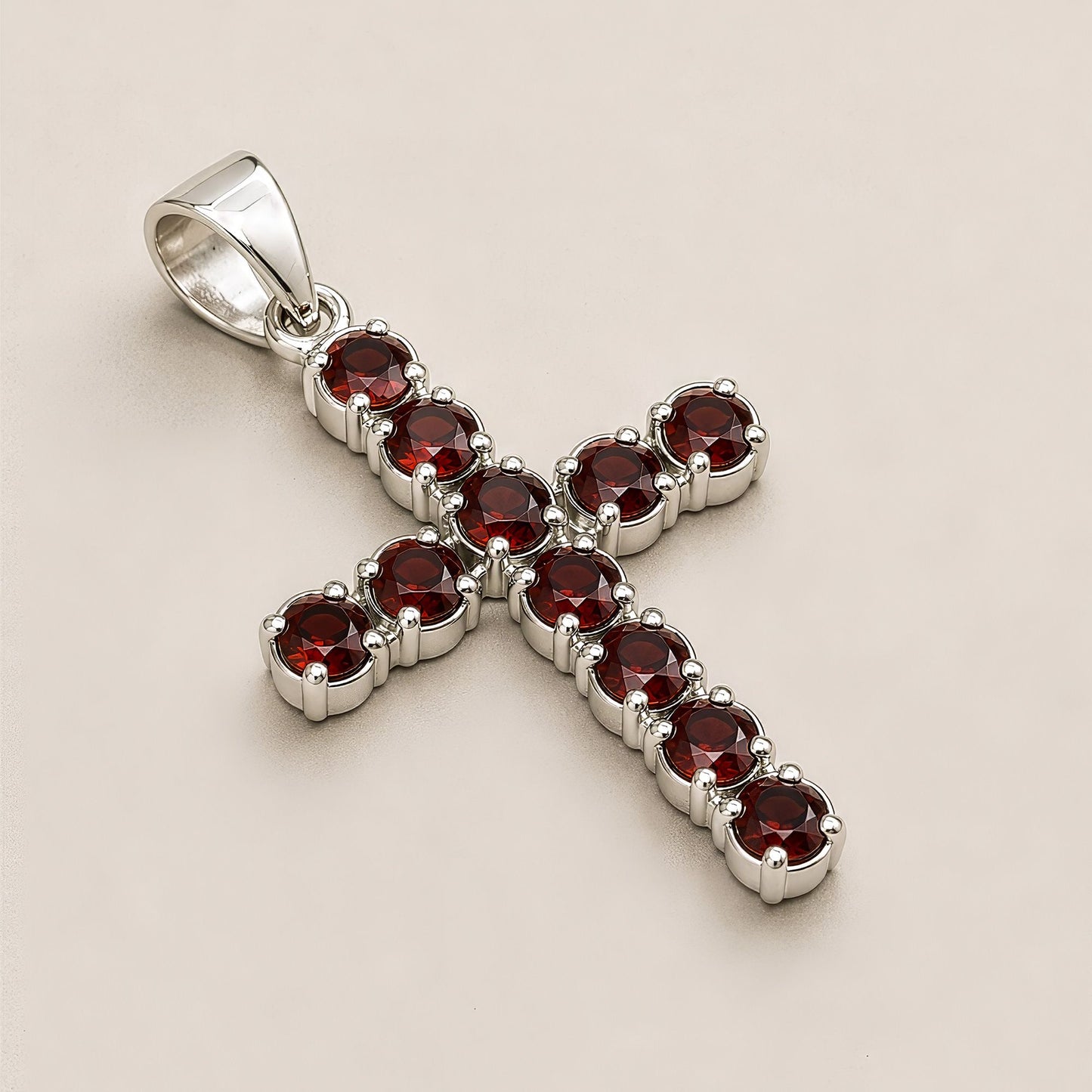 Pendentif Croix Argentée - Pierres Rouge Grenat