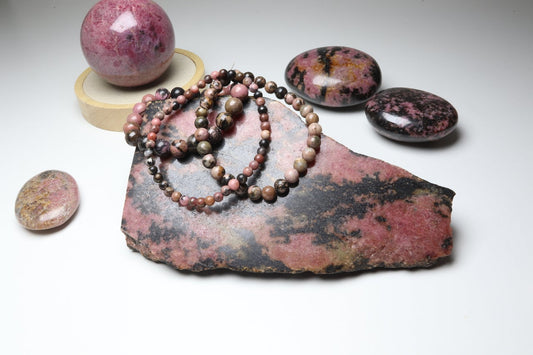 Bracelet en rhodonite — pierre de guérison du cœur