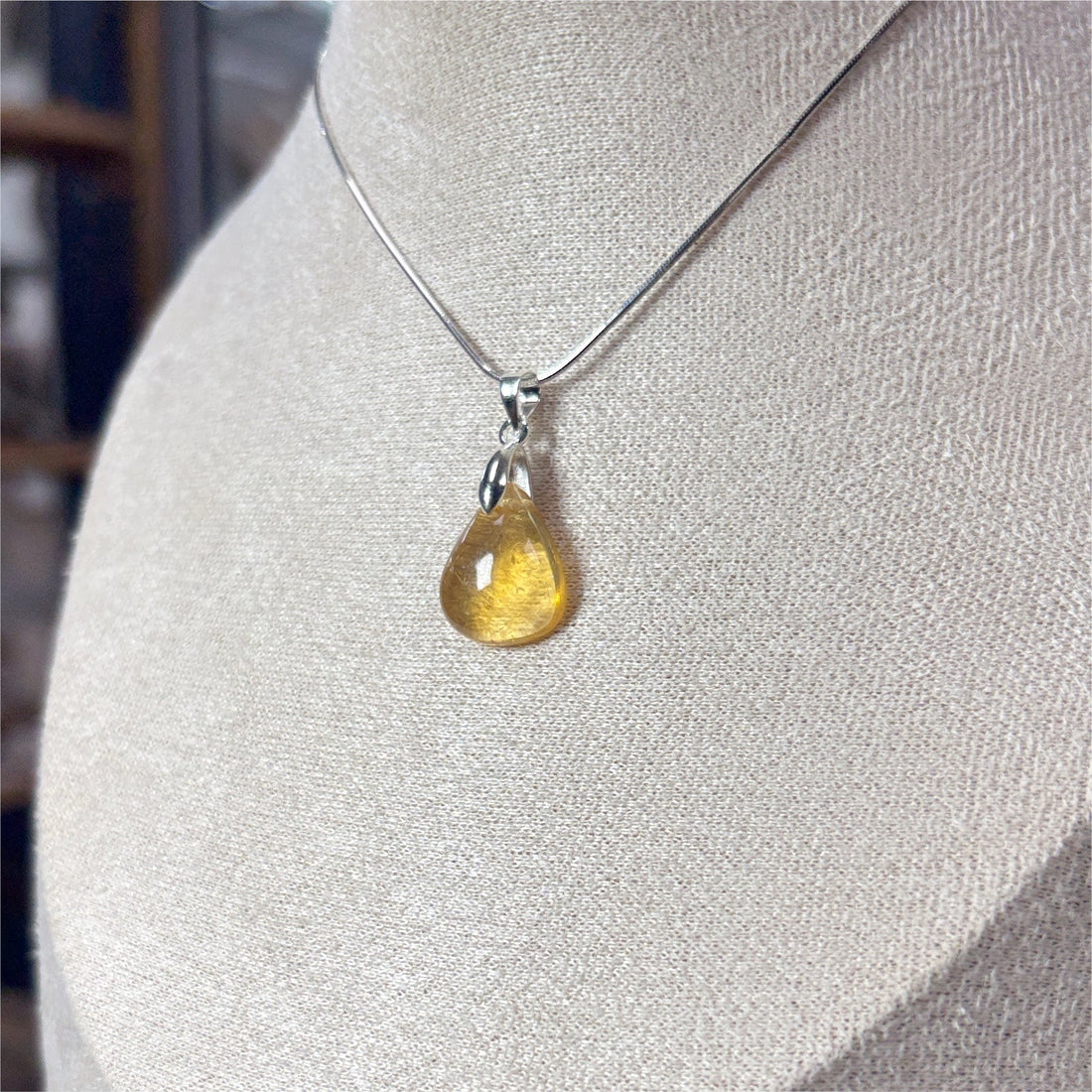 Pendentif en Citrine Poire - 2x2cm