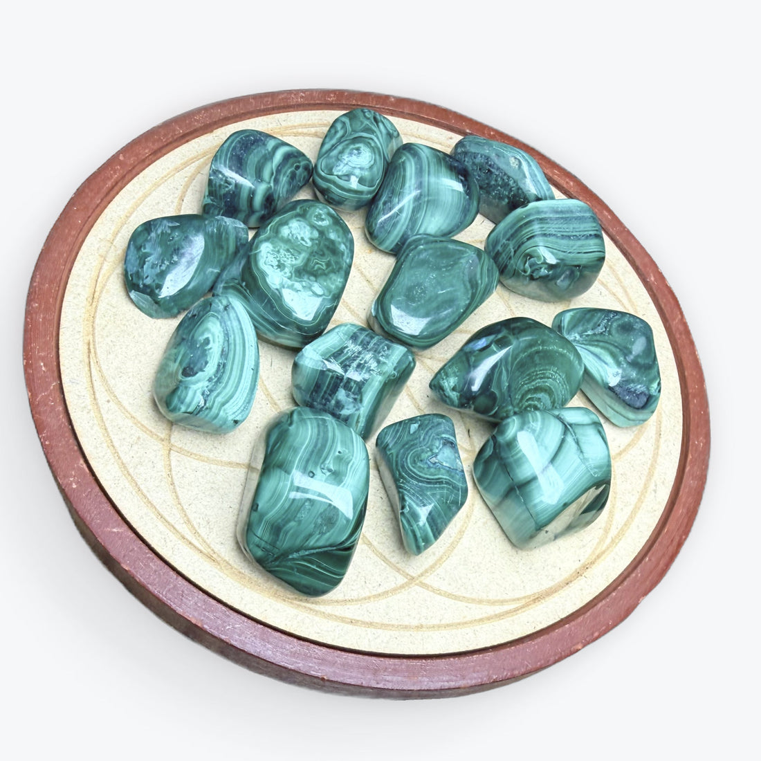 Malachite roulée — pierre verte de transformation et de guérison
