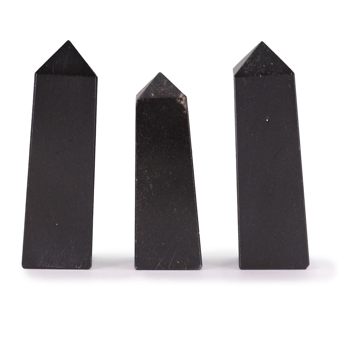 Assortiment de pierres naturelles — les essentielles de la lithothérapie