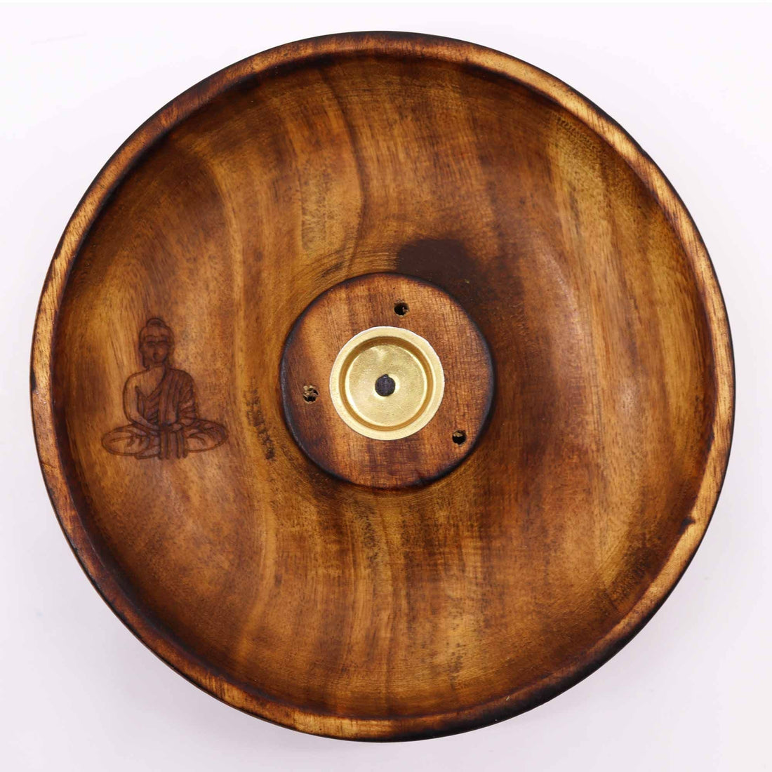 Bouddha en bois — récitation des mantras et méditation