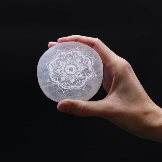 Assiette de Rechargement en Sélénite Mandala 8cm - Purification des Cristaux