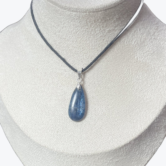 Pendentif Cyanite Goutte