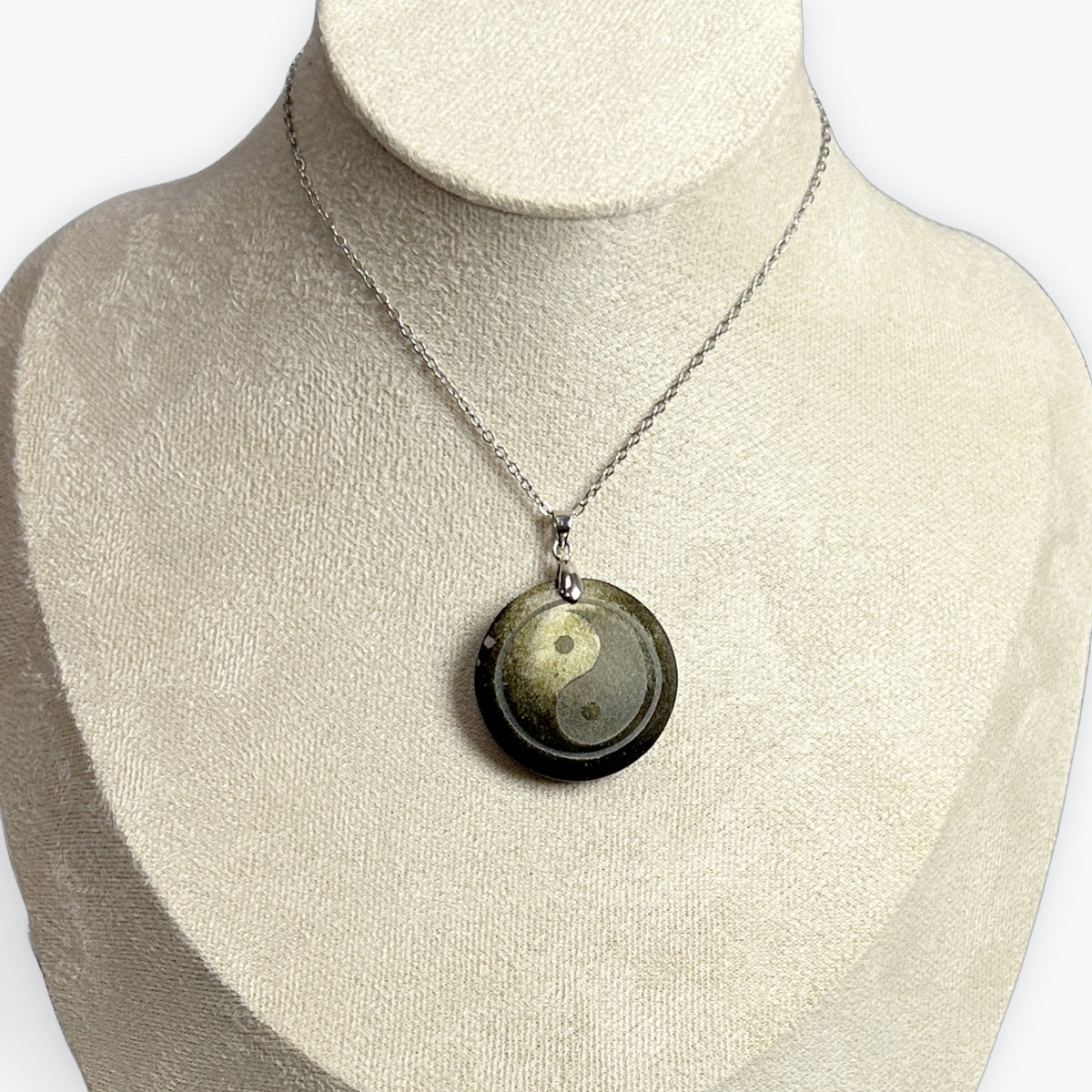 Pendentif Rond Obsidienne gravée