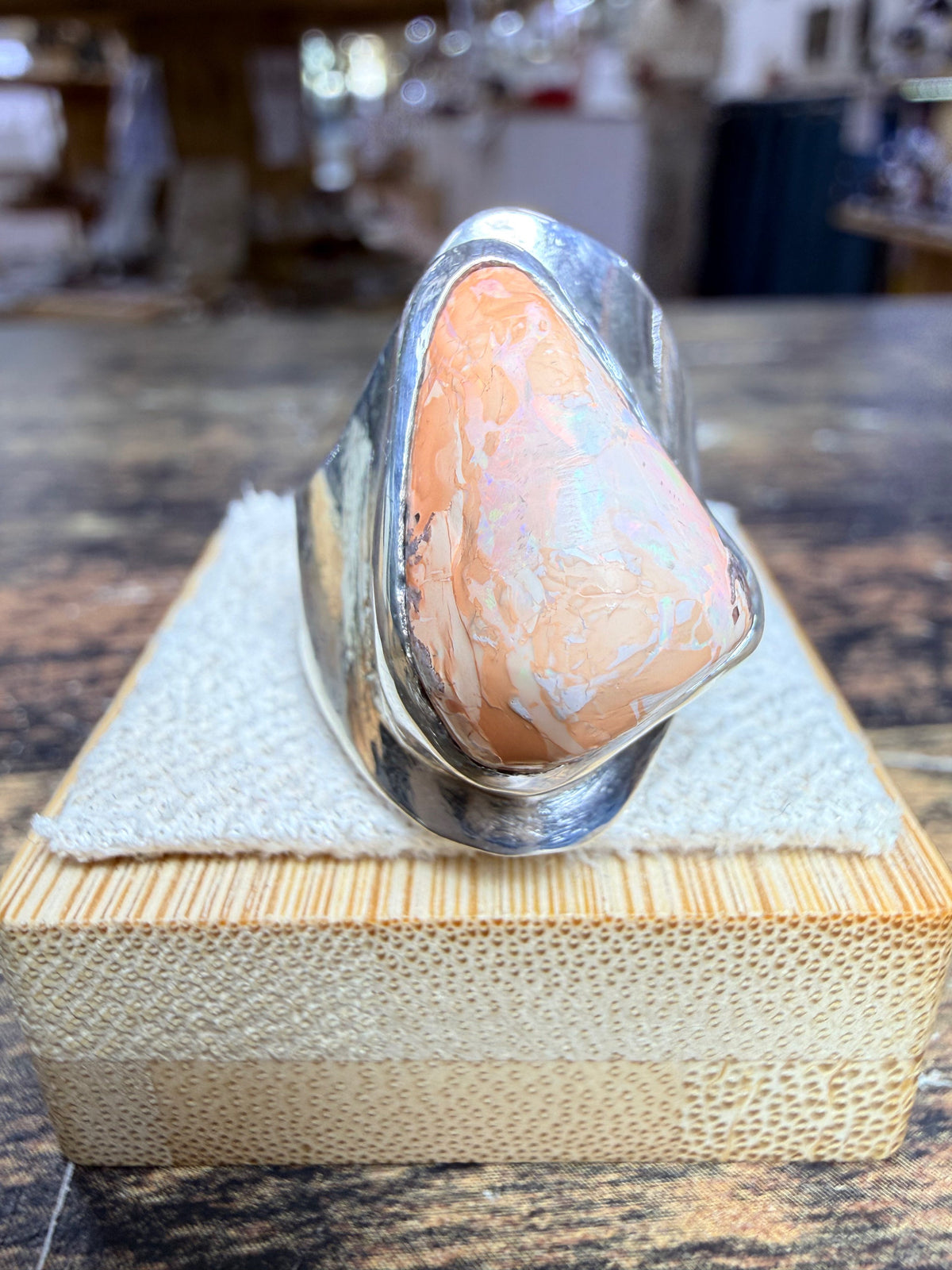 Bague triangulaire Opale