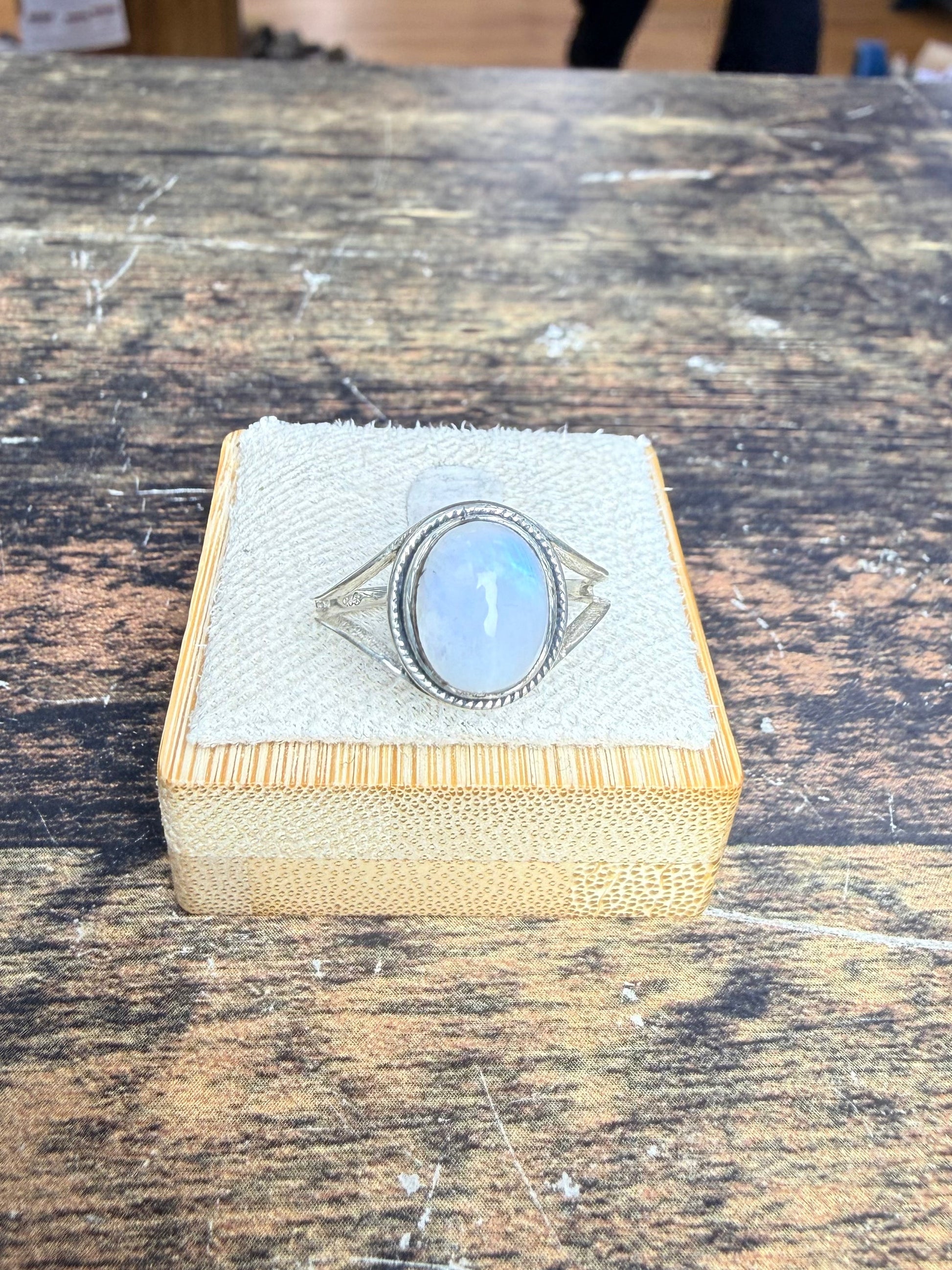 Bague pierre de lune ovale sélène