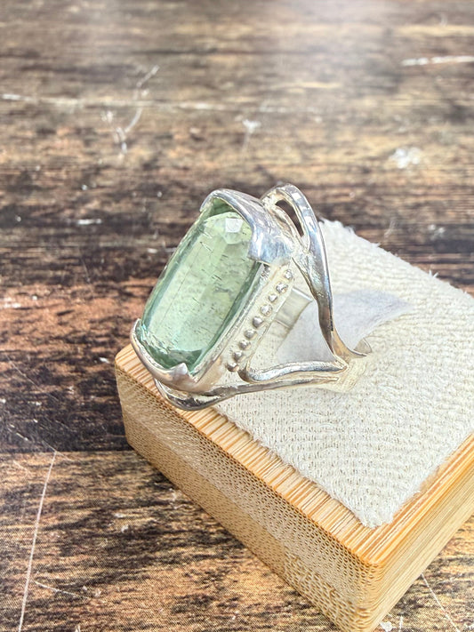 Magnifique Bague Beryl vert en taille cousin