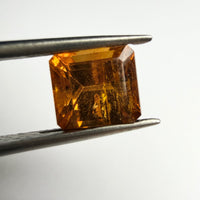 Clinohumite Naturel De 1,61 Carats