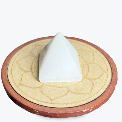 Petite Pyramide En Selenite | 160gr-5x5cm