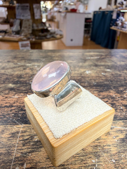 Bague Quartz rose en cabuchon