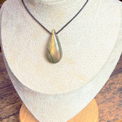 Pendentif en Labradorite Goutte - Percée Côté