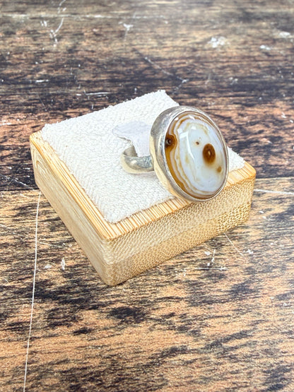 Bague avec une Agate ovale -taille ajustable