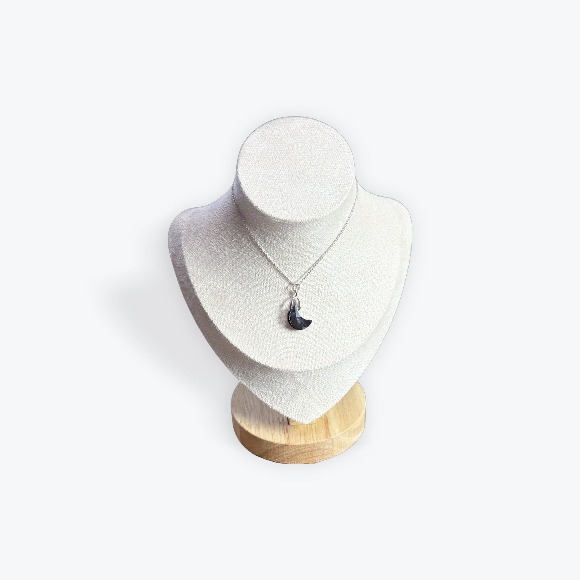 Pendentif lune onyx facetté
