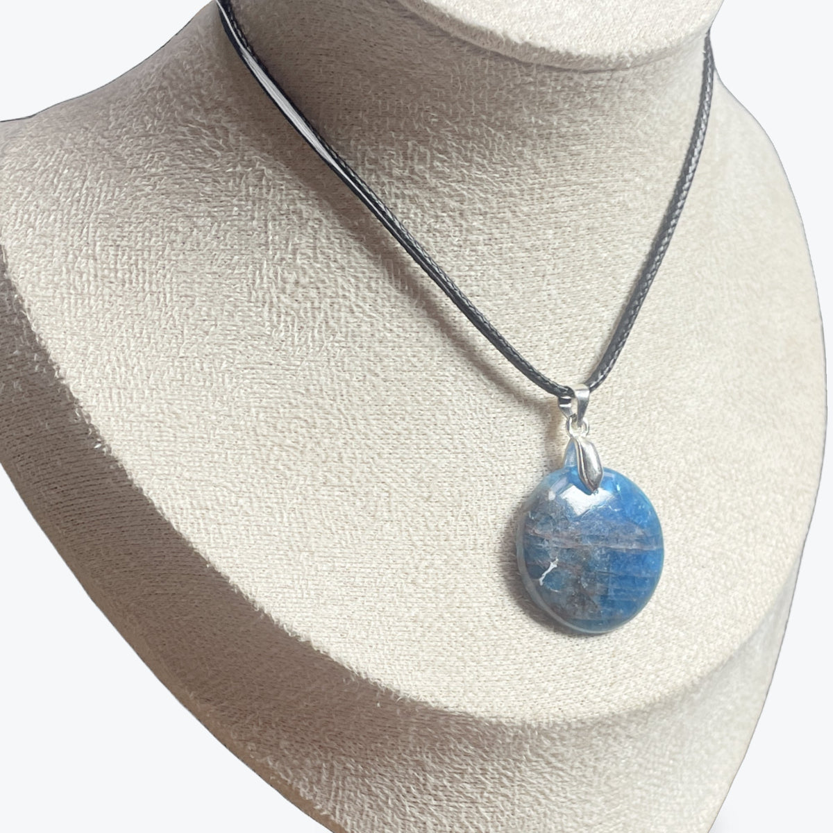 Pendentif Apatite bleu ovale
