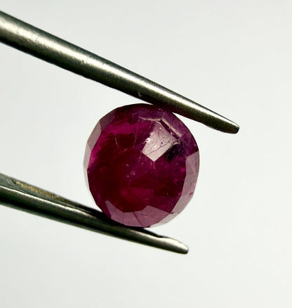 Gemme Rubis Ovale 1,29 Carat