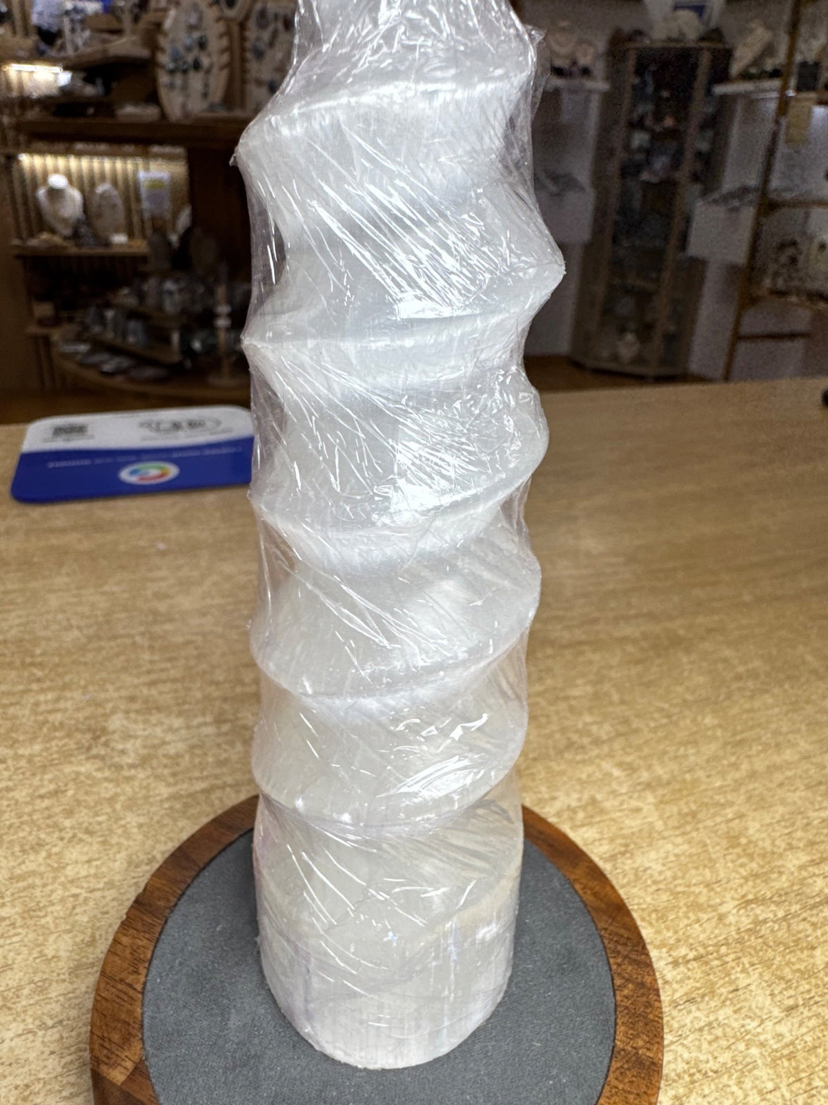 Prisme en tourbillon sélénite | 16x5 cm- 325gr