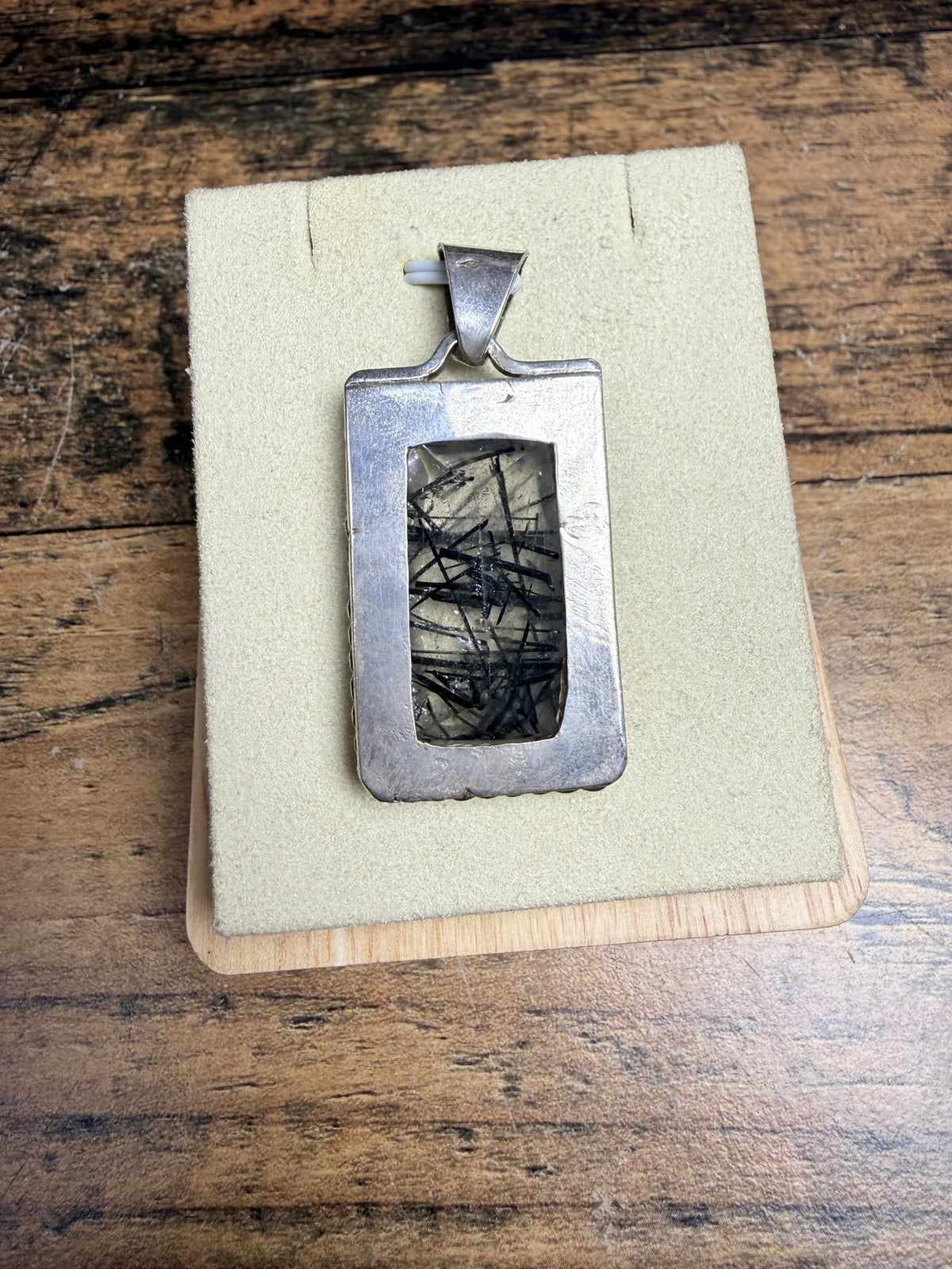 Pendentif avec un Quartz à inclusions de tourmaline noire – photo 2