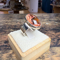 Bague chevalière avec Opale en cabochon