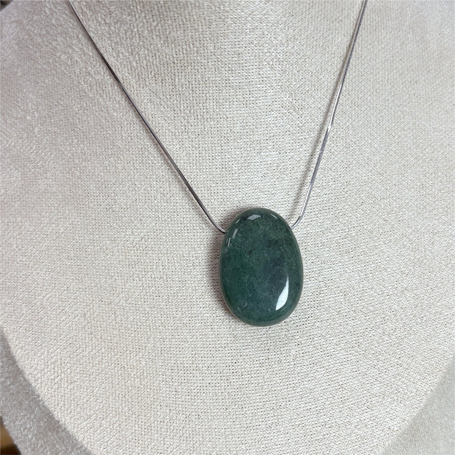 Pendentif Agate mousse percée - Cordon offert