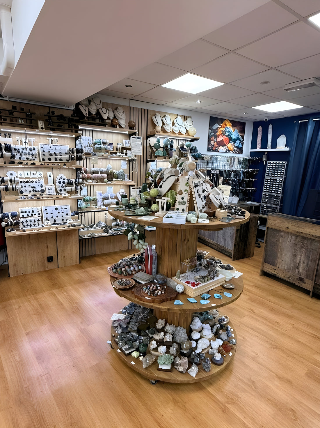 Boutique Tatum Cristal à Valence — présentation des pierres