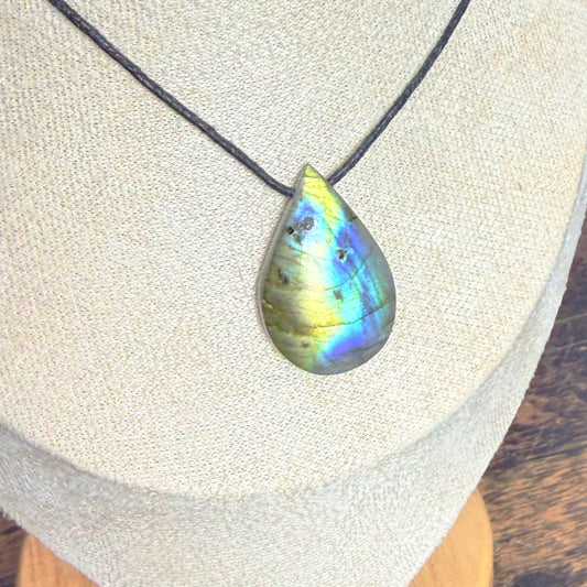 Pendentif en Labradorite Goutte - Percée Côté