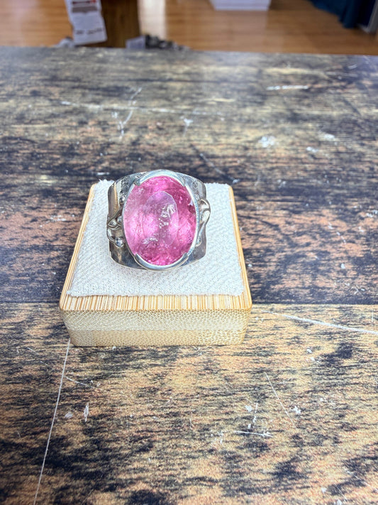 Chevalière tourmaline rose sertis semi clos