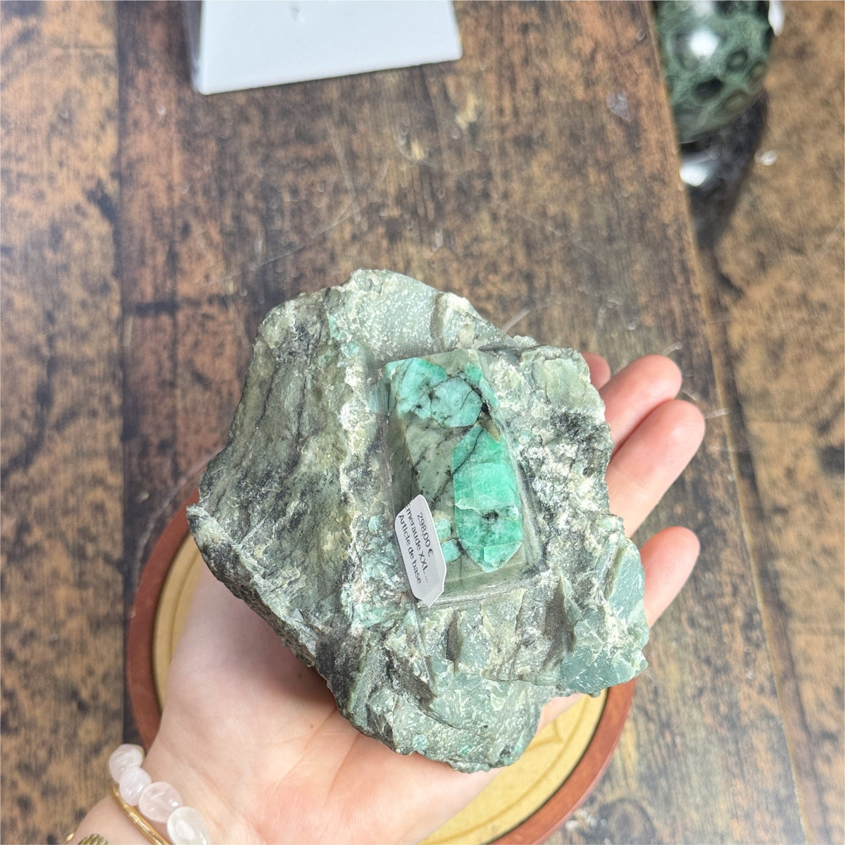 Emeraude XXL brute du brésil dansa sa matrice | 933gr - 11x9cm