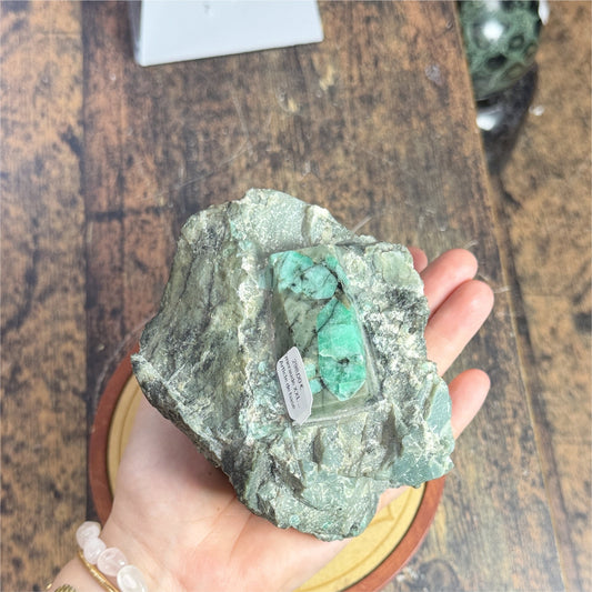 Emeraude XXL brute du brésil dansa sa matrice | 933gr - 11x9cm