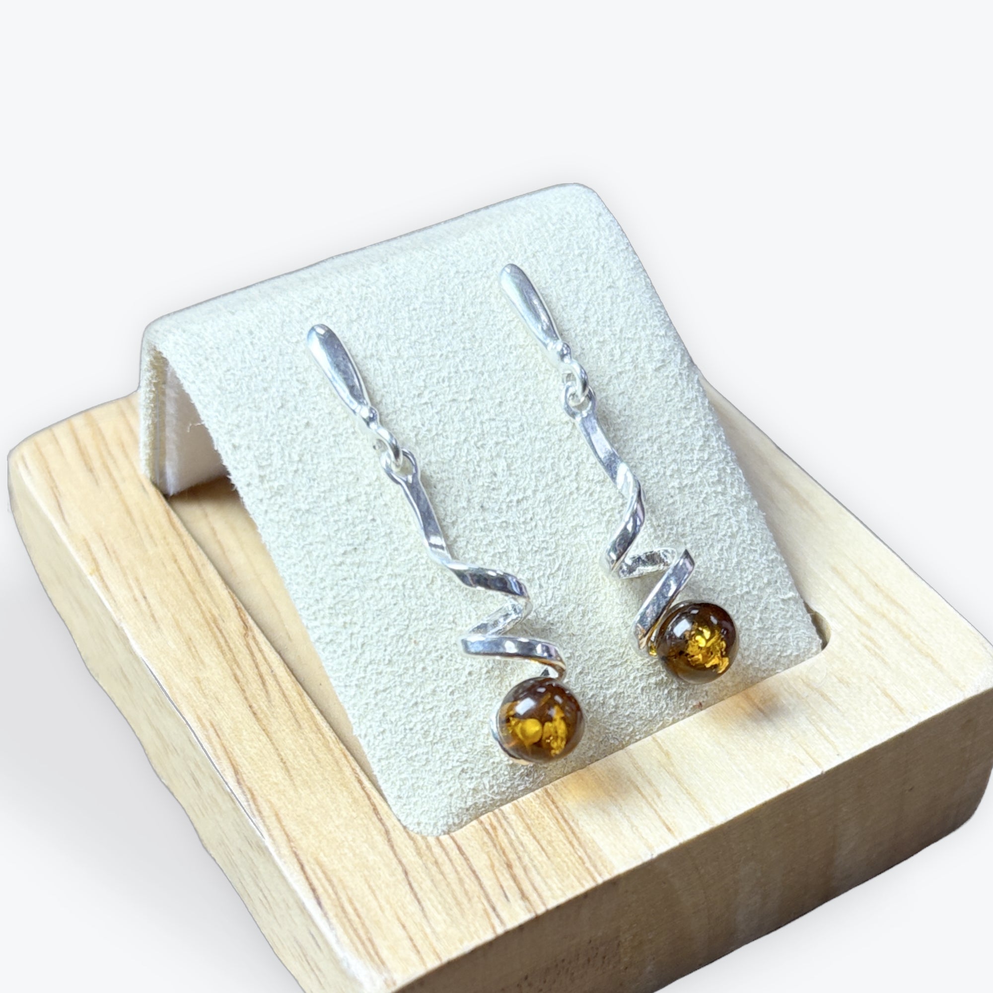 Boucle d'oreilles pendante torsadée en perle d'Ambre et Argent 925