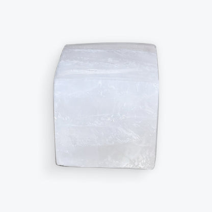 Cube en sélénite naturelle de 530 g, autre vue