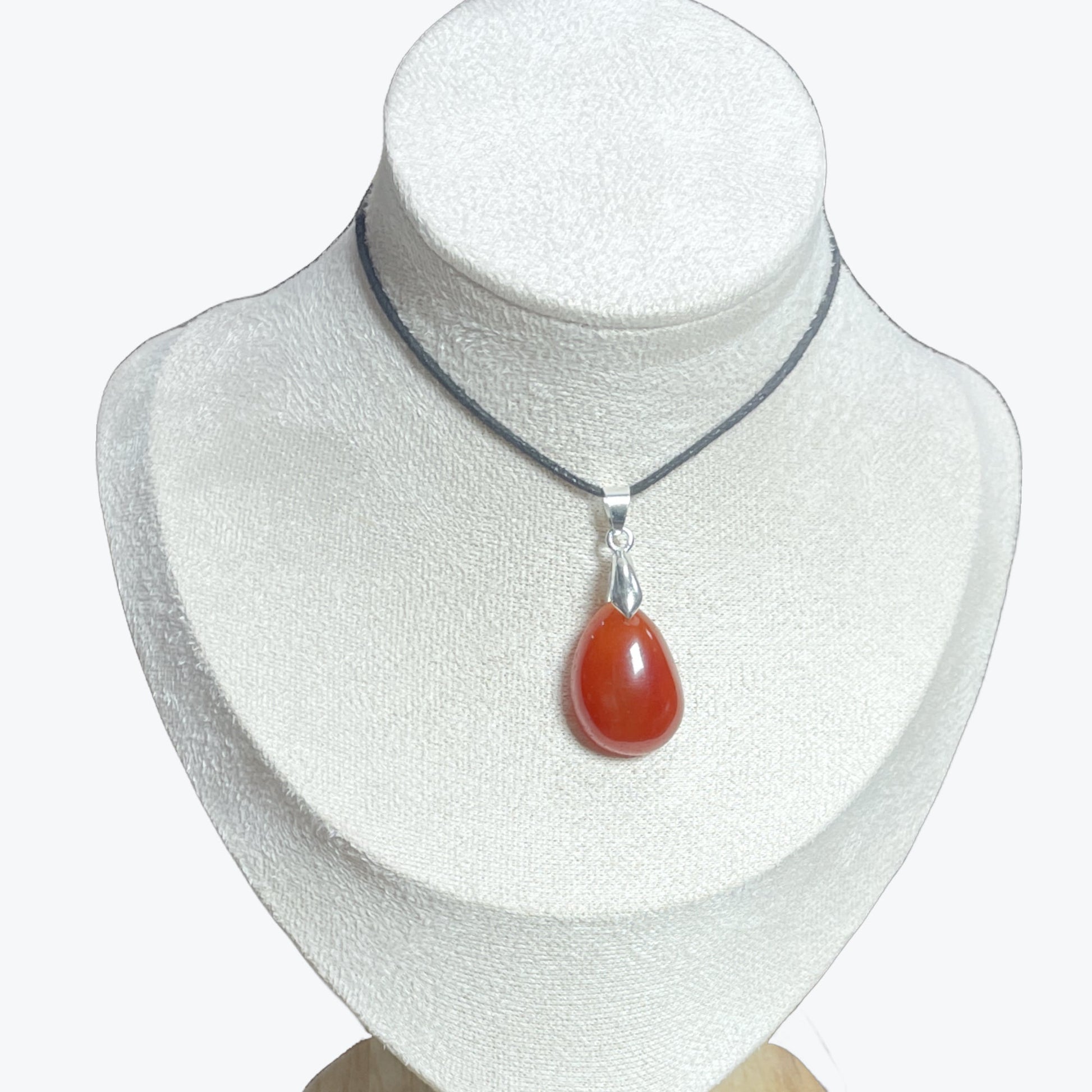 Pendentif cornaline goutte