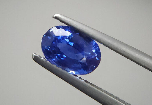Pièce de collection en Saphir Naturel 2,15 carats – provenance Sri Lanka