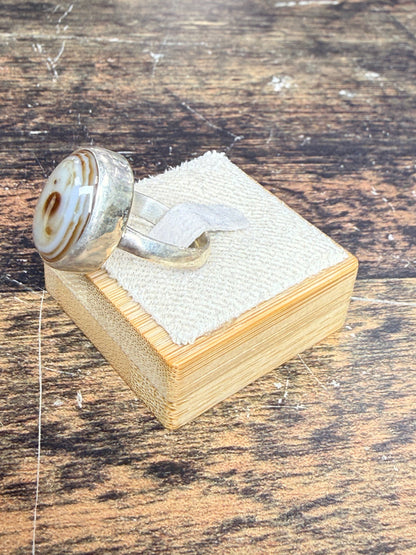 Bague avec une Agate ovale -taille ajustable