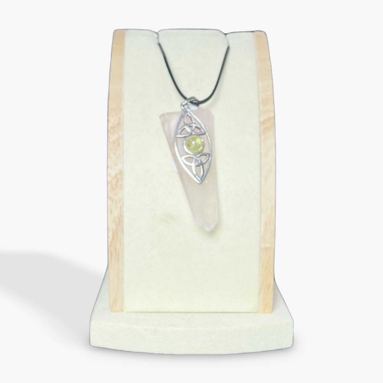 Pendentif Pointe Quartz Rose avec Triquetra