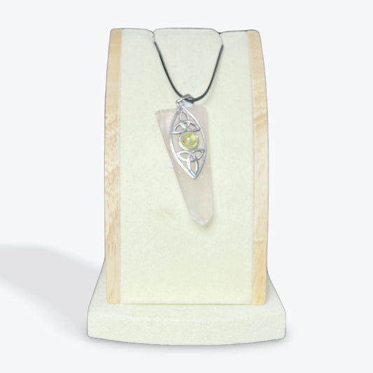 Pendentif Pointe Quartz Rose avec Triquetra